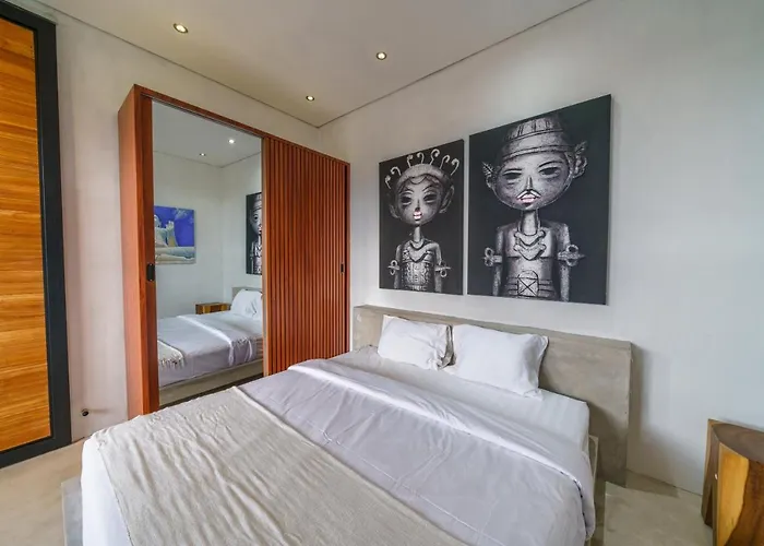 The Jungalow - 2Br Berawa Villa Near Beach, Cafe Del Mar & Padel Canggu