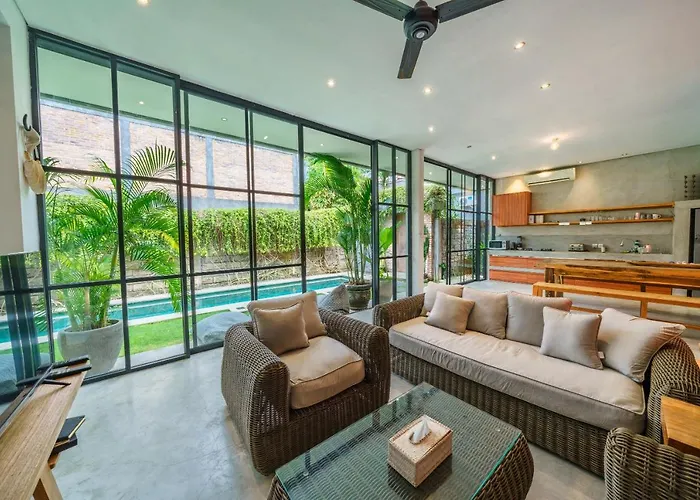 The Jungalow - 2Br Berawa Villa Near Beach, Cafe Del Mar & Padel *