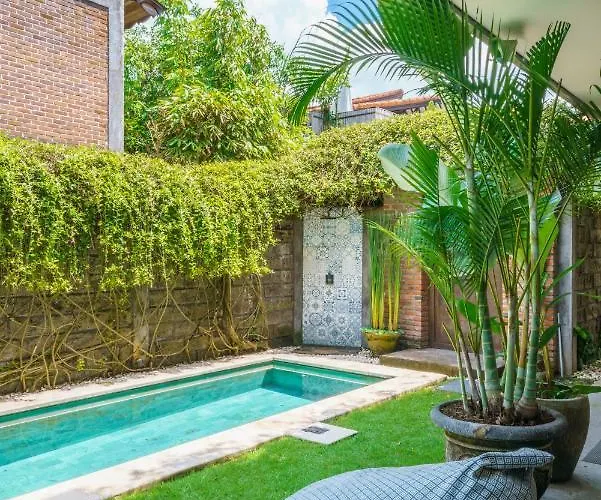 The Jungalow - 2Br Berawa Villa Near Beach, Cafe Del Mar & Padel Villa Canggu
