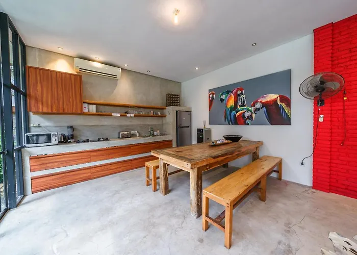 The Jungalow - 2Br Berawa Villa Near Beach, Cafe Del Mar & Padel Villa *