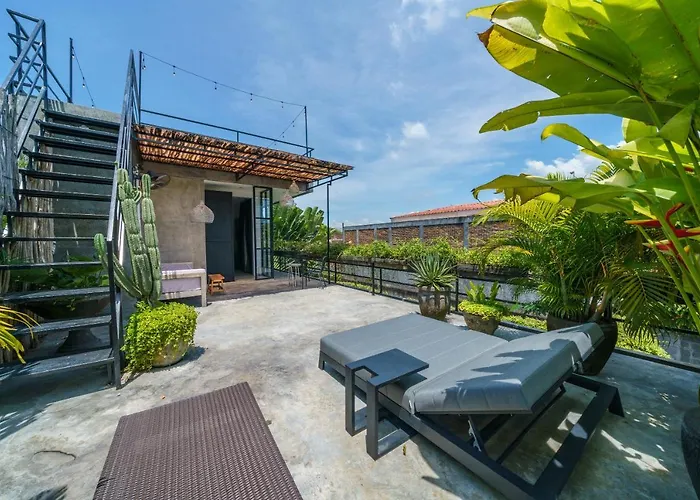 Villa The Jungalow - 2Br Berawa Villa Near Beach, Cafe Del Mar & Padel *