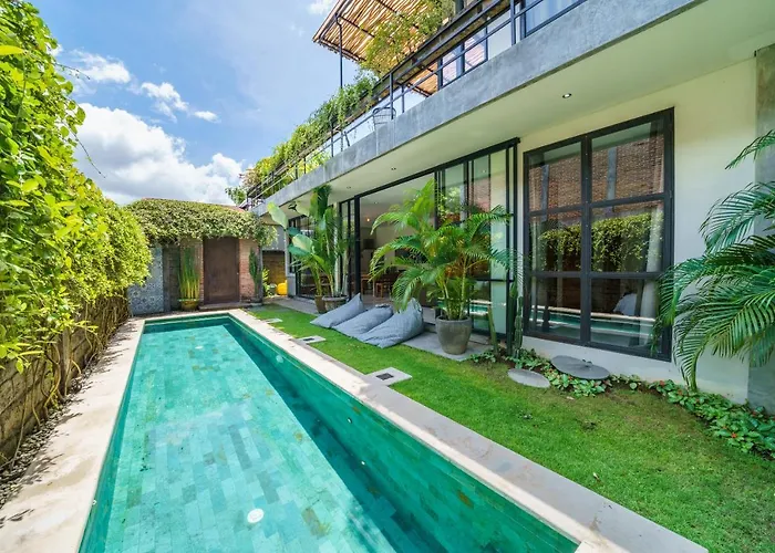 The Jungalow - 2Br Berawa Villa Near Beach, Cafe Del Mar & Padel Canggu