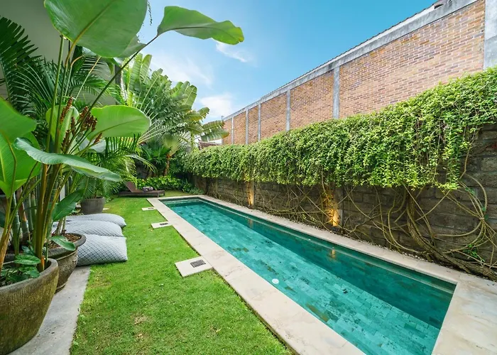 The Jungalow - 2Br Berawa Villa Near Beach, Cafe Del Mar & Padel
