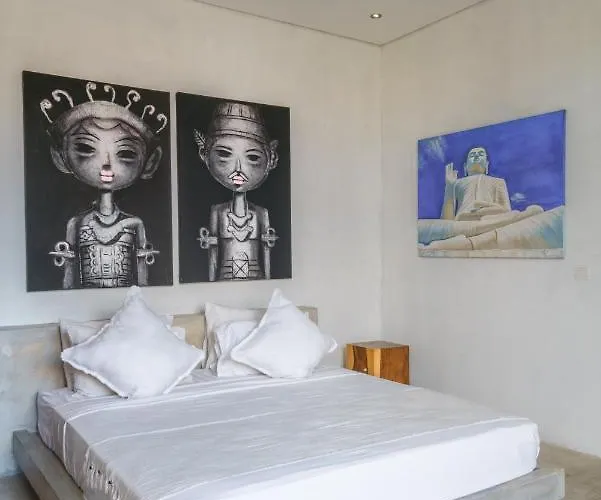 The Jungalow - 2Br Berawa Villa Near Beach, Cafe Del Mar & Padel Villa