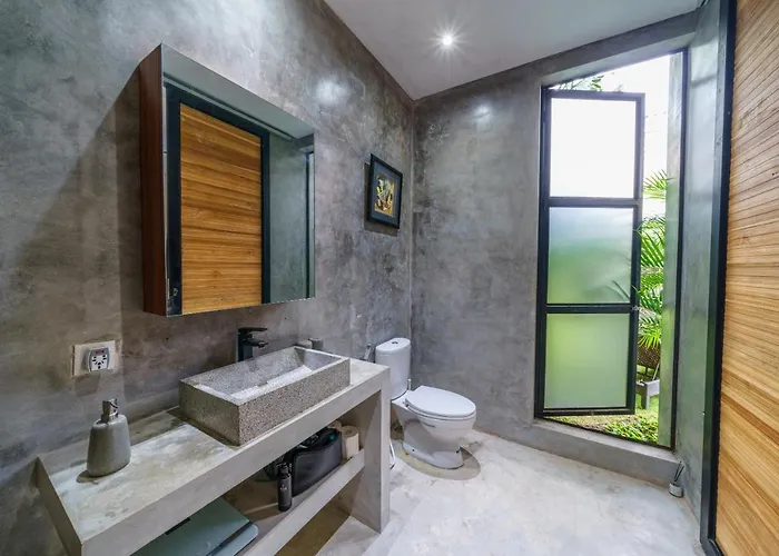 Villa The Jungalow - 2Br Berawa Villa Near Beach, Cafe Del Mar & Padel