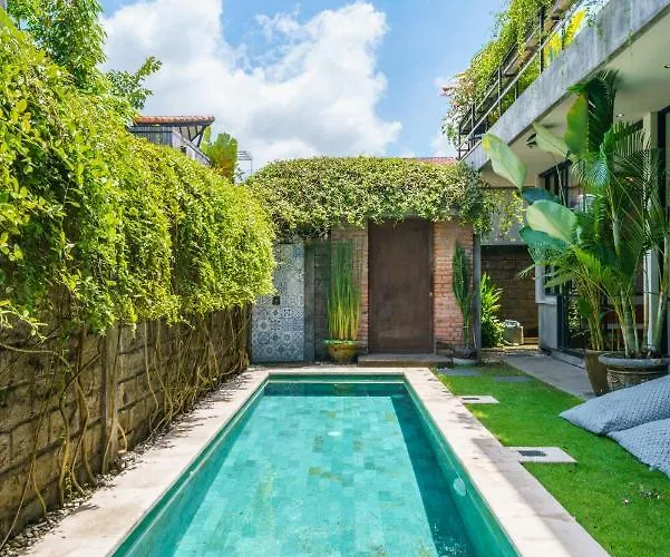 The Jungalow - 2Br Berawa Villa Near Beach, Cafe Del Mar & Padel
