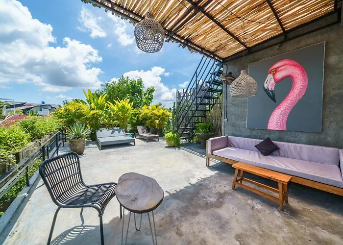 Villa The Jungalow - 2Br Berawa Villa Near Beach, Cafe Del Mar & Padel